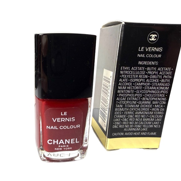 Chanel Le Vernis Nail Colour - Pulsar Red 156603 - Picture 3 of 4